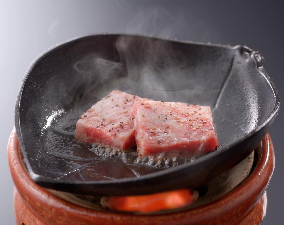 Suimeikan Gero Eksteriør bilde Cooking with a kamado