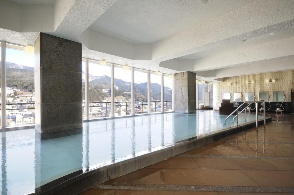 Suimeikan Gero Eksteriør bilde The indoor pool at the hotel