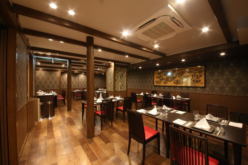 Suimeikan Gero Eksteriør bilde Interior of a restaurant in Seoul, South Korea